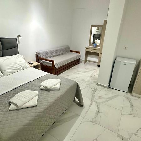 Vangjelis Hotel Химара Экстерьер фото