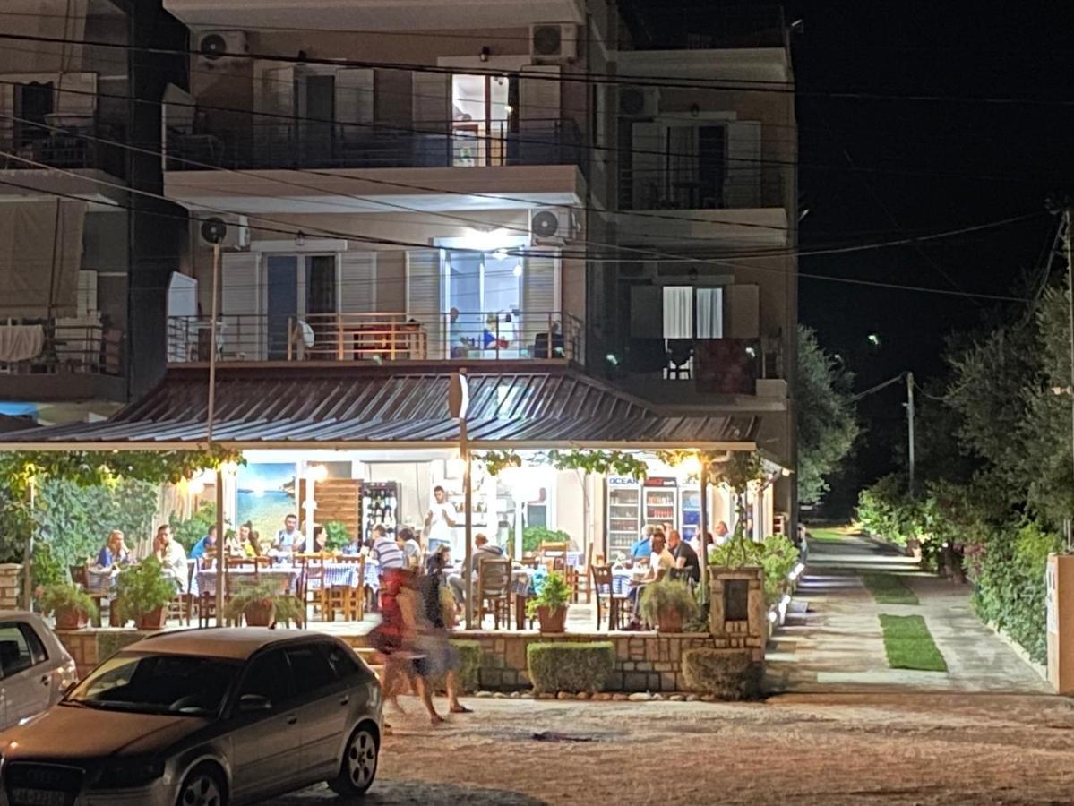 Vangjelis Hotel Химара Экстерьер фото
